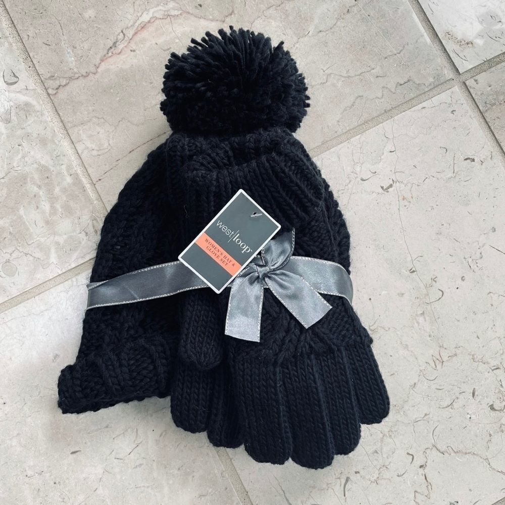 NWT West Loop Beanie Pom Pom  Hat & Gloves Black Gift Winter Set!!!!
